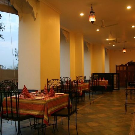 Pratap Palace Chittorgarh 外观 照片